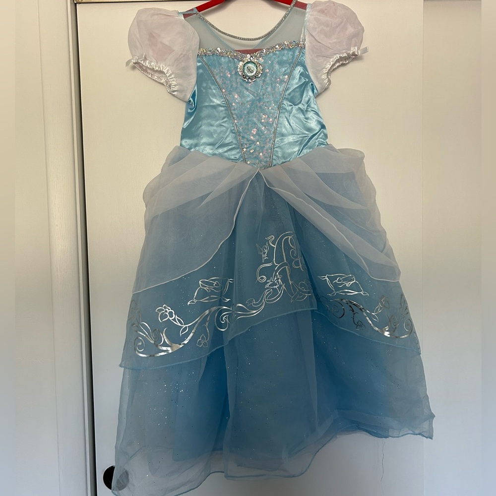 Disney deluxe Cinderella dress - EUC
